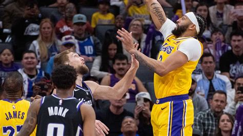 Can The Lakers Escape The Play.